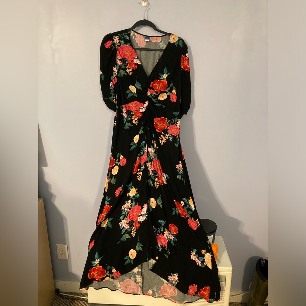 Old Navy Black Floral V neck dress size large tall EUC